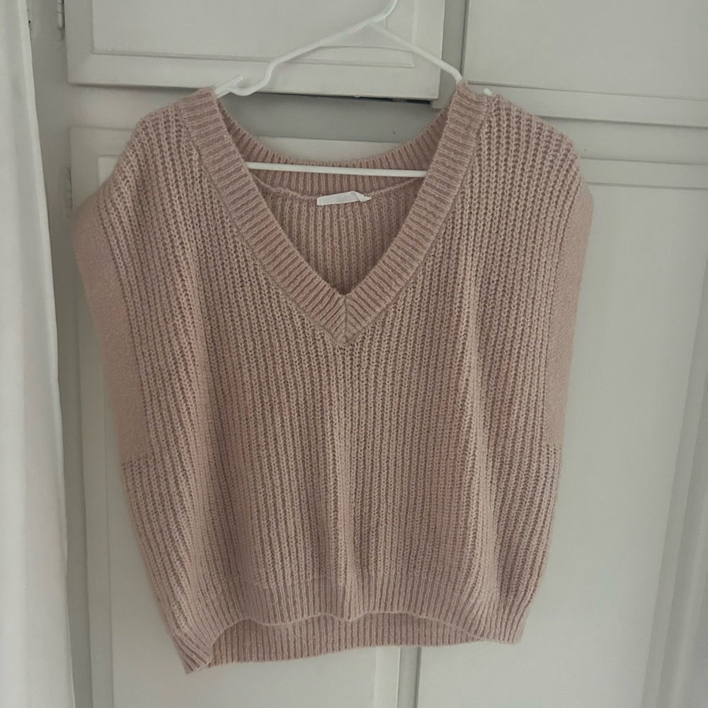 Sweater vest